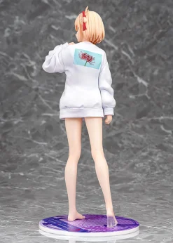 Phat Company as Manufacturer Lycoris Recoil - Nishikigi Chisato - 1/7 - Oversized Sweatshirt Ver. (Phat Company)