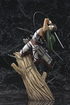 Kotobukiya Shingeki no Kyojin - Levi - ARTFX J - 1/8 Best