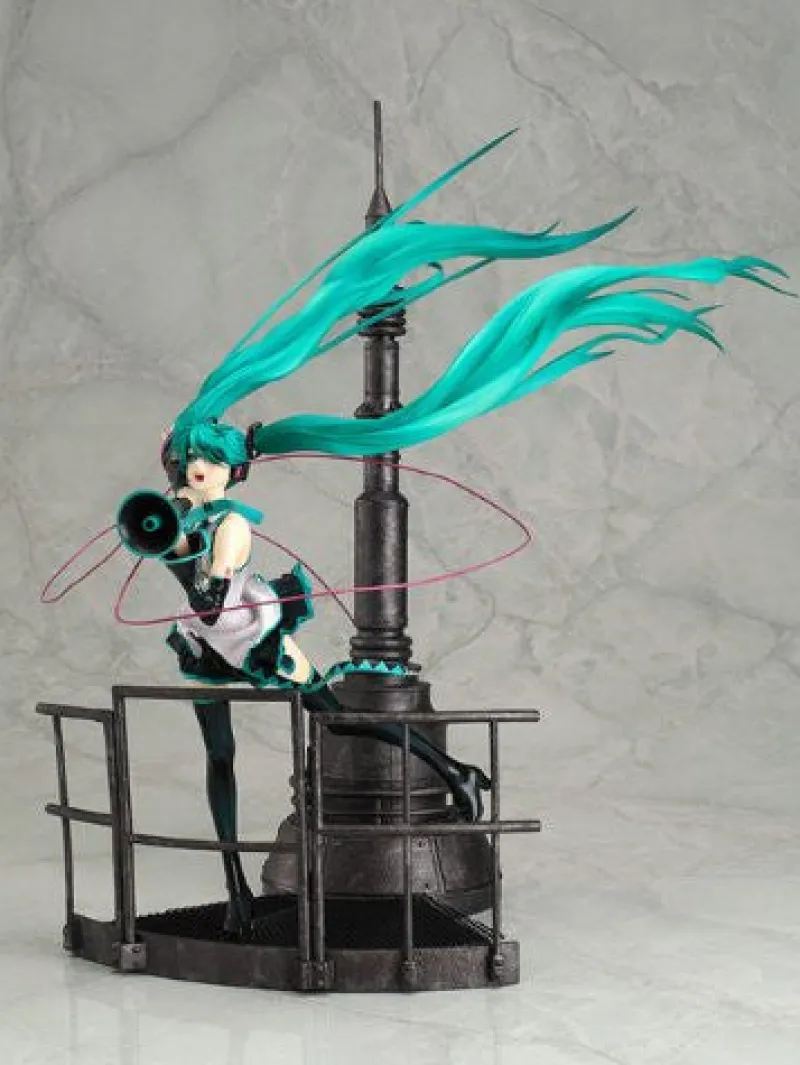 Good Smile Company Vocaloid - Hatsune Miku - 1/8 - Love is War
