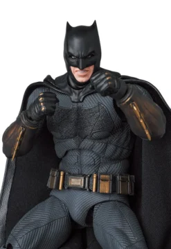 Medicom Toy Zack Snyder's Justice League - Batman - Bruce Wayne - Mafex No.222 - Zack Snyder's Justice League Ver. Discount